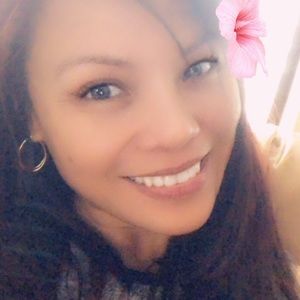 Meet your Posher, Gloria